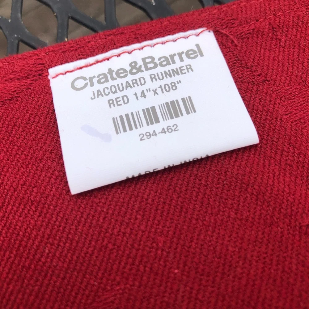 Crate & Barrel NWOT red Jacquard table runner